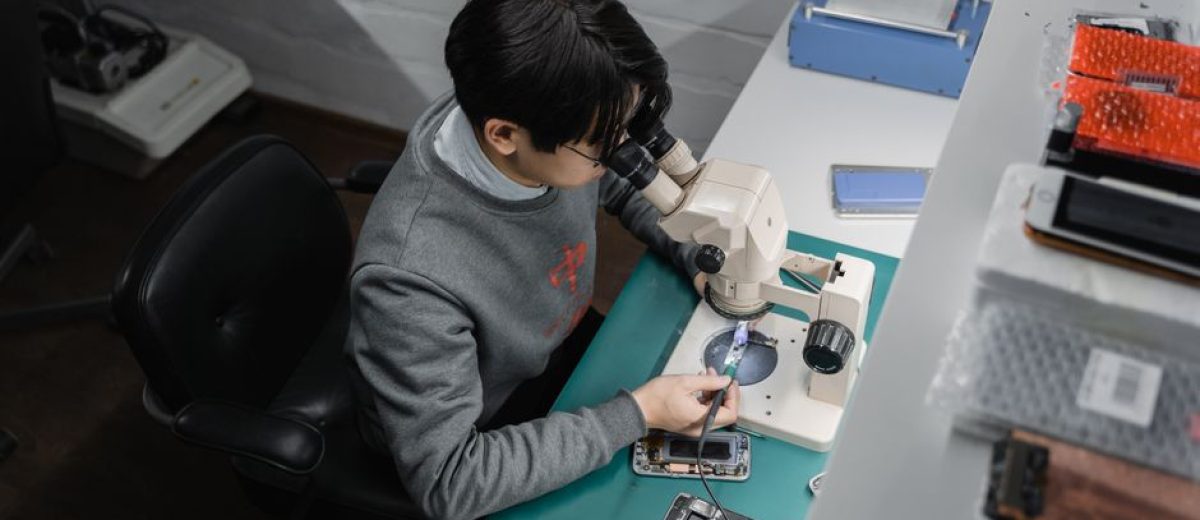 Mobile repair website example